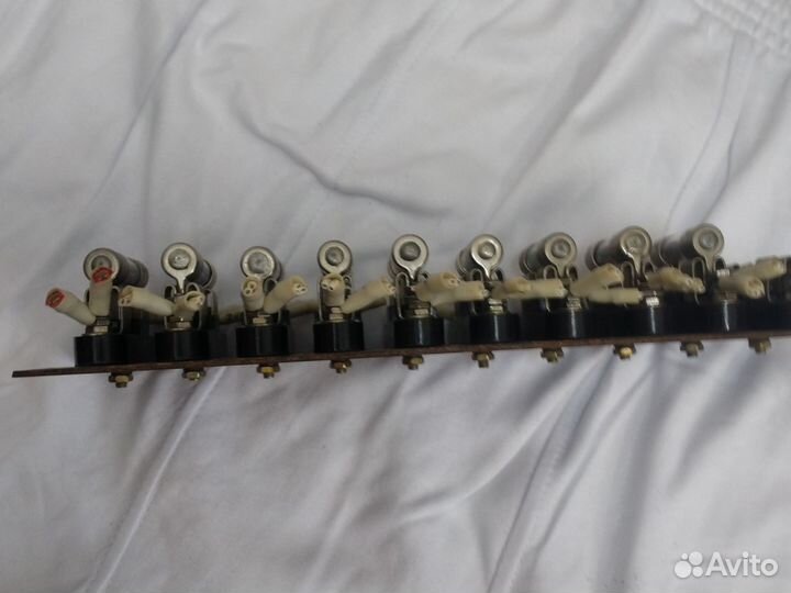 Блок защиты бз - 20 СССР на блоке предохранителей