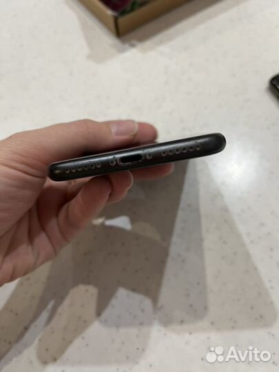 iPhone 8, 128 ГБ