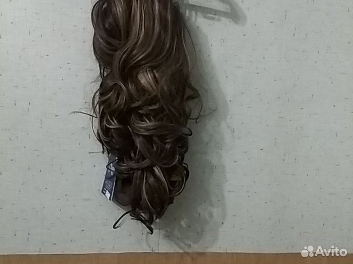 Волосы на заколках