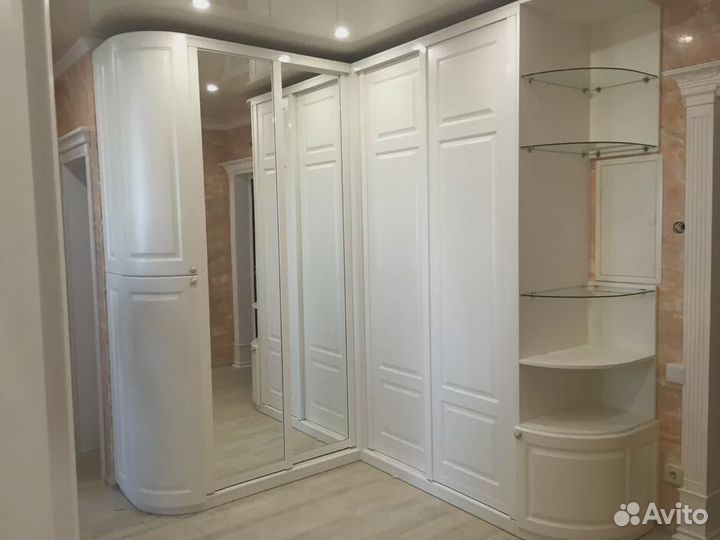 Шкаф-купе угловой