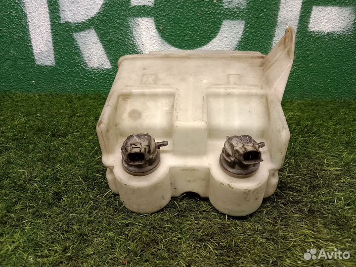 Бачок омывателя для Toyota Wish 1