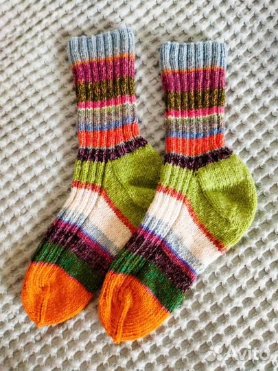 Шерстяные носочки с яркими полосками