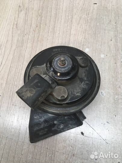 Б/У Сигнал звуковой низкого тона Audi A4#001