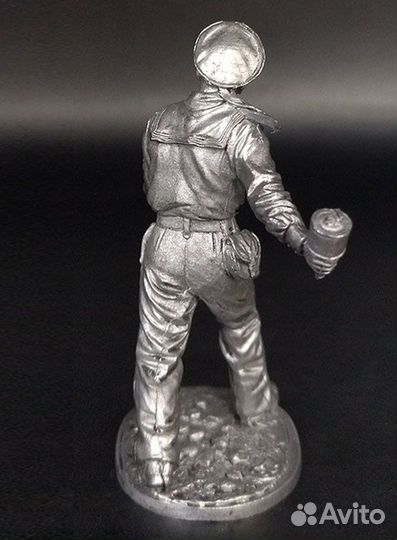 WW2-60 Краснофлотец с автоматом ппш и гранатой рп