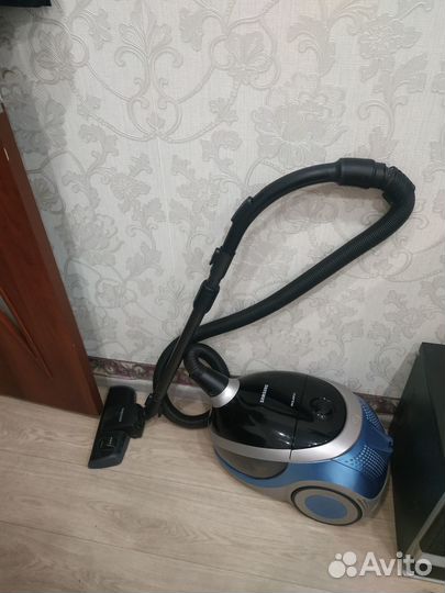 Пылесос Samsung SD9450, 1600Вт, голубой