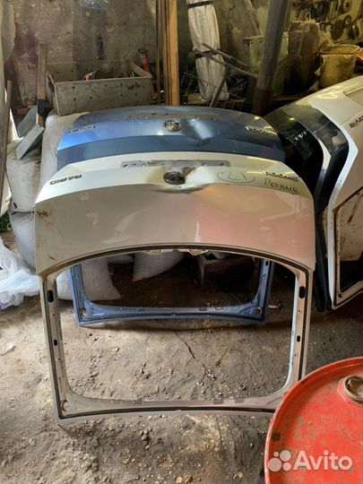 Крышка багажника Skoda Rapid 5JA827219