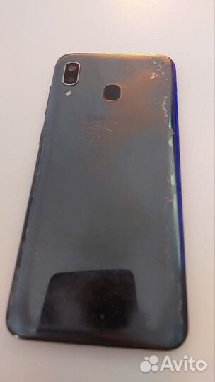 Samsung Galaxy A20, 3/32 ГБ