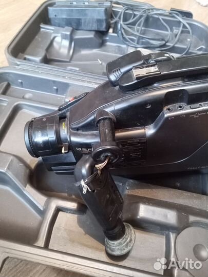 Видеокамера кассетная Hitachi vm2580e