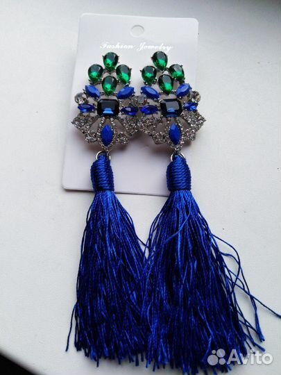 Красивые серьги и чехол на телефон новые