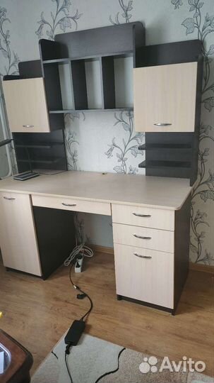 Компьютерный стол, стол учить уроки