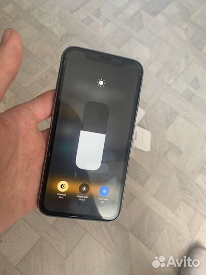 Телефон iPhone 11