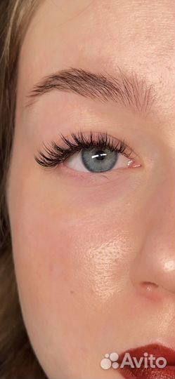 Модель на наращивание ресниц