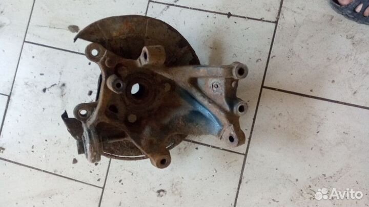 Кулак задний правый opel insignia