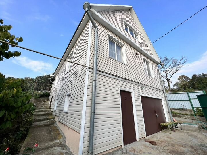 Дом 141 м² на участке 5,6 сот.