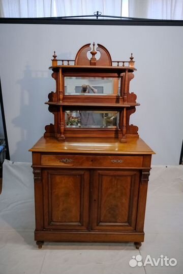Антикварный полушкаф 1890-х гг