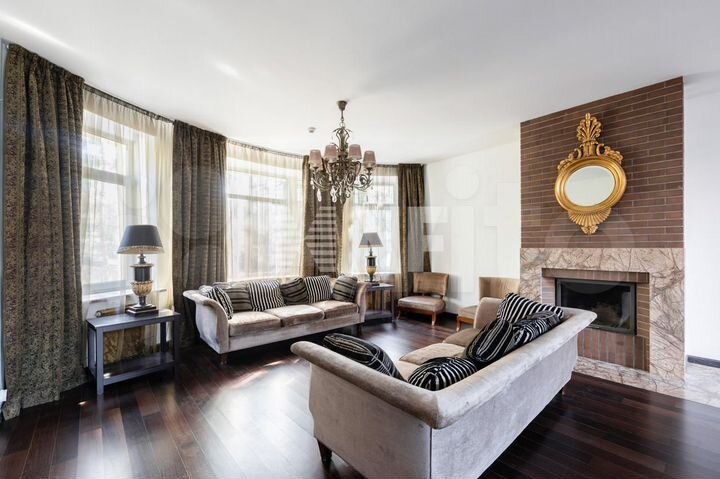 Дом 750 м² на участке 16 сот.
