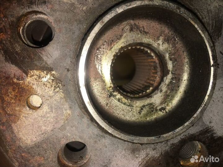 Ступица лев. зад. volvo XC70