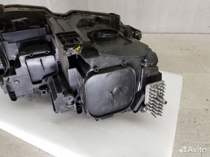 Фара левая Volkswagen Tiguan