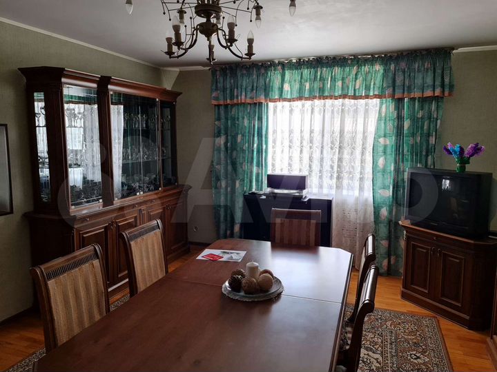 Коттедж 470 м² на участке 12 сот.