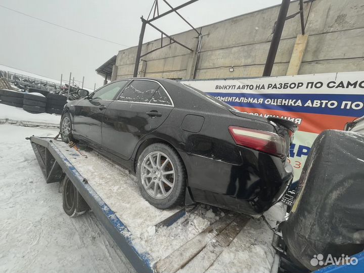 Уплотнитель стекла двери задний левый Toyota Camry (XV40) 68174-33060