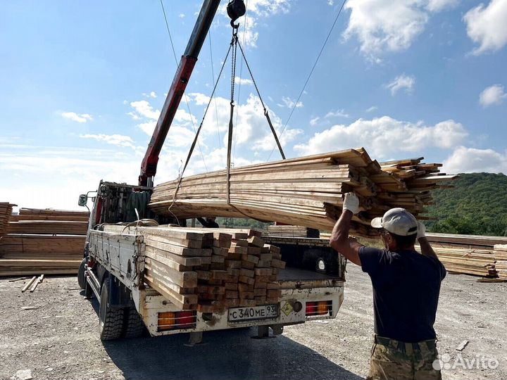 Доска обрезная 100х200х6000. Пиломатериалы