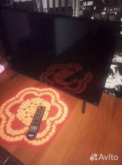 Телевизор ЖК 82 см
