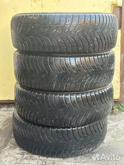 Kumho WinterCraft Ice WI31 215/65 R16 93T