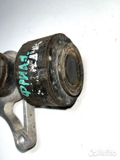 Подушка редуктора задняя Land Rover Freelander 1