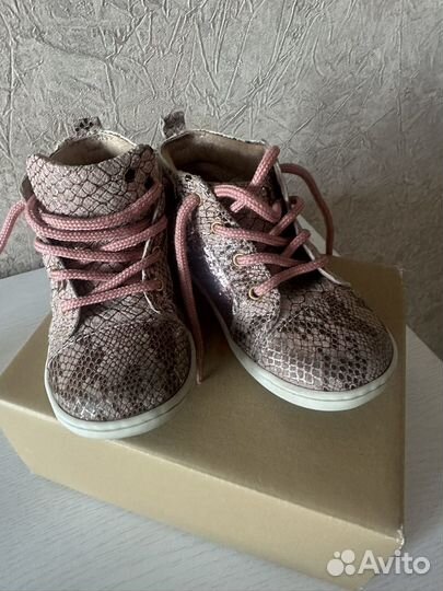 Ботинки для девочки
