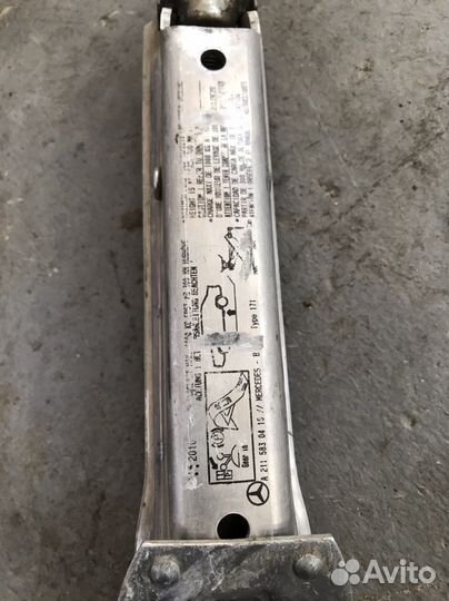 Домкрат оригинал Mercedes-Benz w204