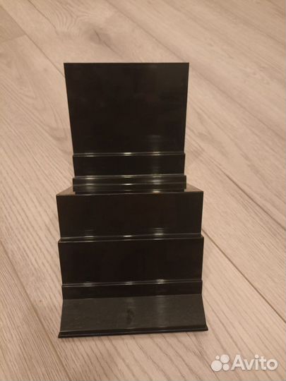 Подставка А.Лебедева