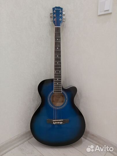 Акустическая гитара