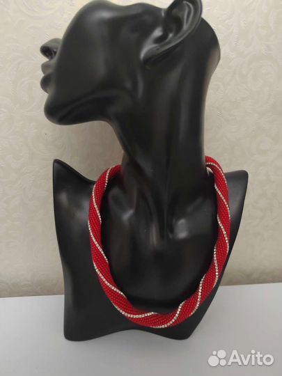 Колье жгут из бисера