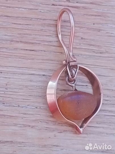 Одна золотая серьга СССР звезда янтарь