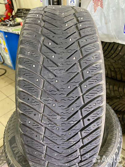 Yokohama Ice Guard IG65 215/55 R17