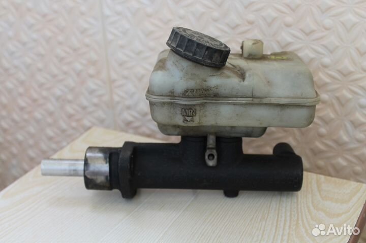 Цилиндр тормозной главный