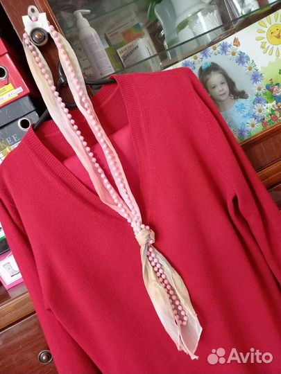 Шарфик женский из Таиланда с бусами