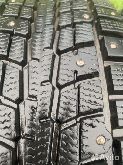 Dunlop SP Winter Ice 01 215/70 R16 100T