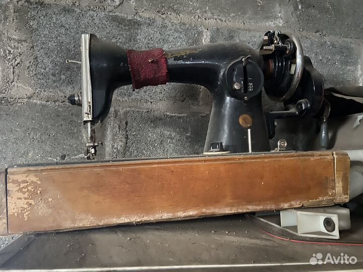 Радиоприемник. Швейная машинка. Весы СССР