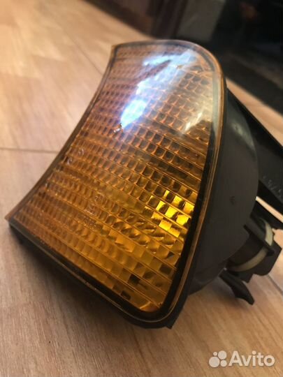 Поворотники BMW E34