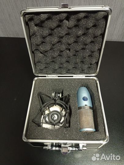 Микрофон AKG P420