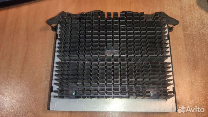 Intel Pentium III Xeon 500 мгц разъем Slot 2