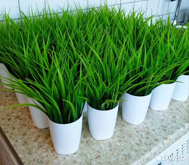 Трава искусственная в горшке новая