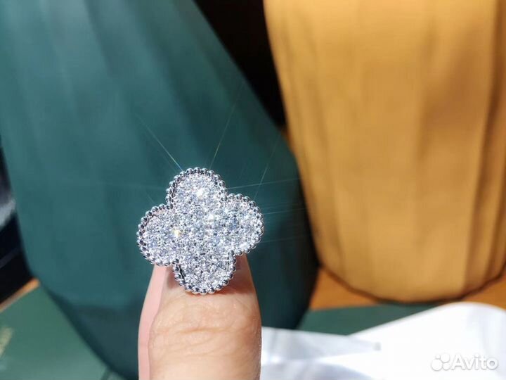 Кольцо Van Cleef & Arpels 1.07ct