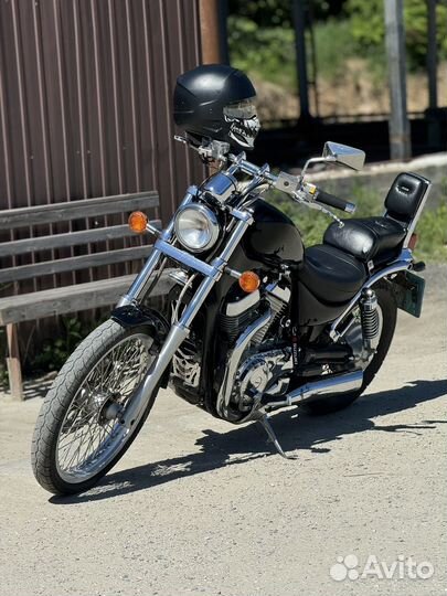 Suzuki Intruder vs400