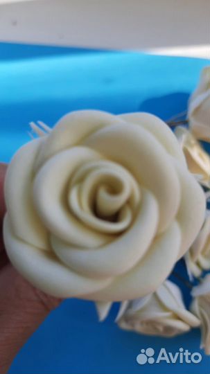 Набор украшений - шпилек для волос