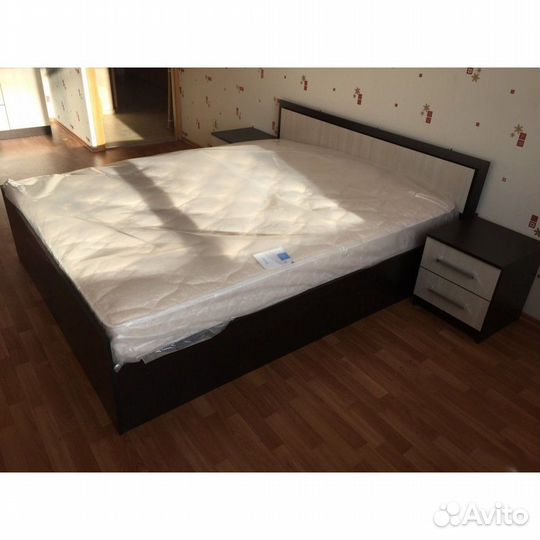 Кровать с Матрасом