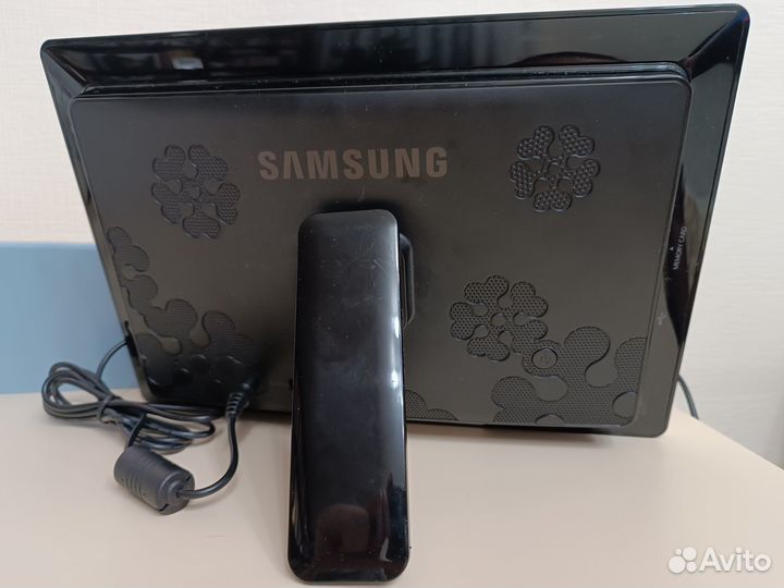 Цифровая фоторамка Samsung SPF-105P