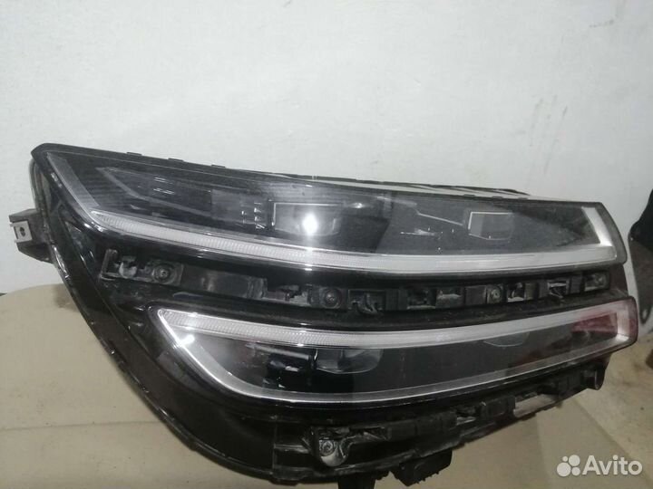 Фара правая Hyundai Genesis GV80 92102T6000