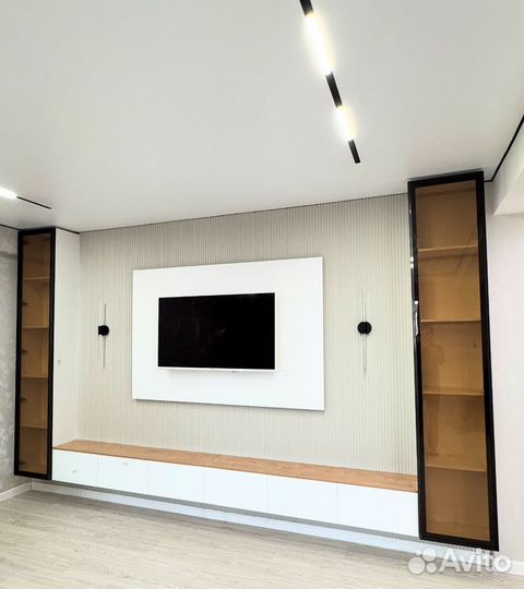 Стенка в гостиную/белая/новая